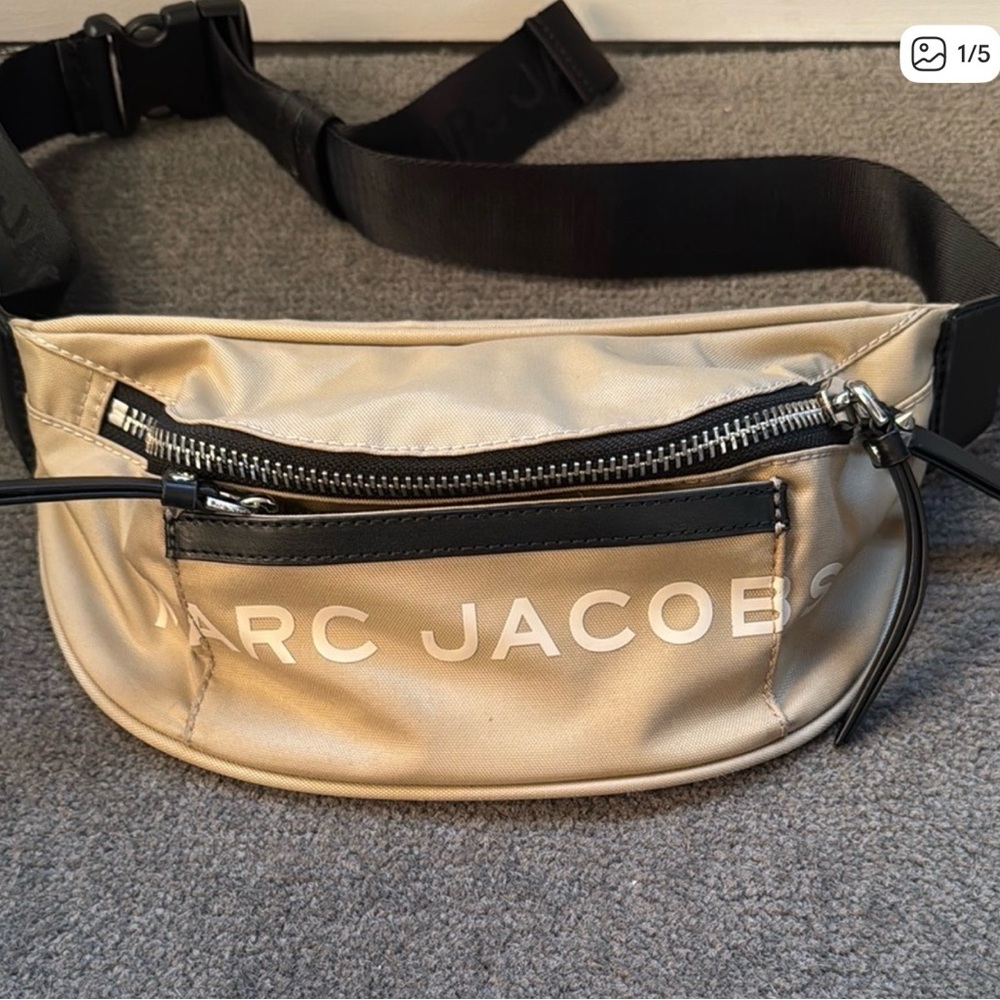 Marc Jacobs Beige and Black Belt Bag